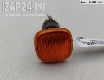4D0949101 Повторитель поворота правый Audi A4 B5 (1994-2001) 1996