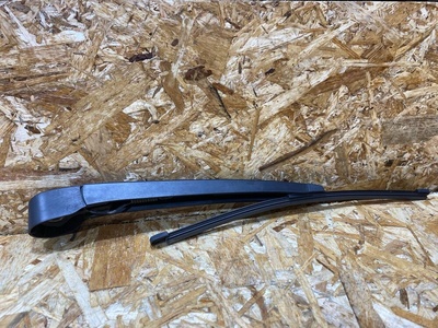 3G9955707 щеткодержатель задний Volkswagen Passat B8 2016