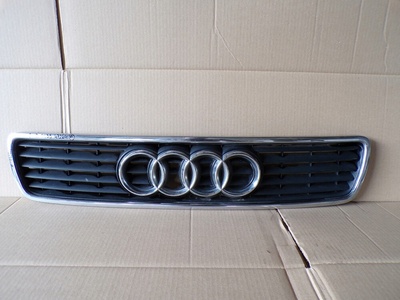 8D0853651J Audi a4 b5 решетка радиатора