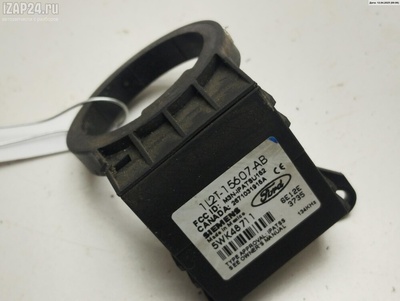 1L2T15607AB Антенна Ford Tourneo Connect 2006
