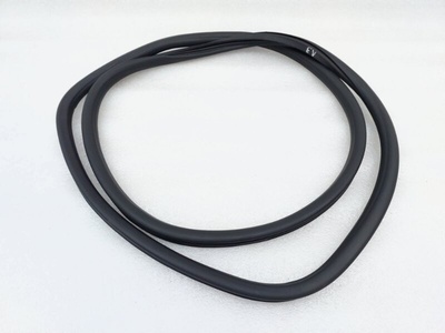 7P0867367E Уплотнитель проема двери Volkswagen Touareg NF 2014