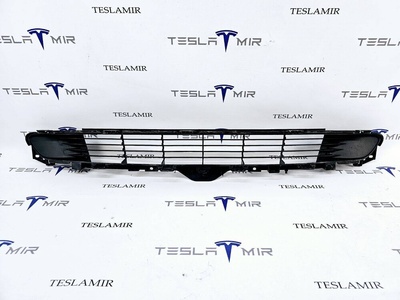 108592700 Заглушка (решетка) в бампер Tesla Model 3 2022 1085927-00,1516848-00