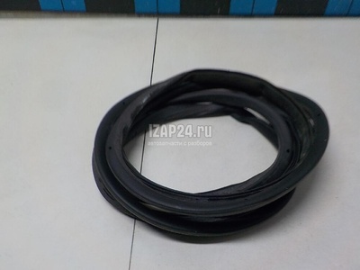 LR034110 Уплотнитель двери Land Rover Range Rover IV 2013