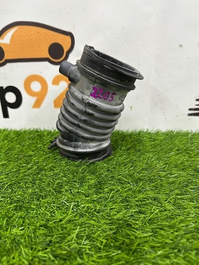 PE0113221 Патрубок дроссельной заслонки Mazda 6 2012