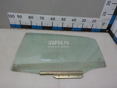 6810402410 Стекло двери задней левой Toyota Corolla E18 2013
