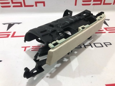 105504806J Прочая запчасть Tesla Model X 2018 1055048-06-J