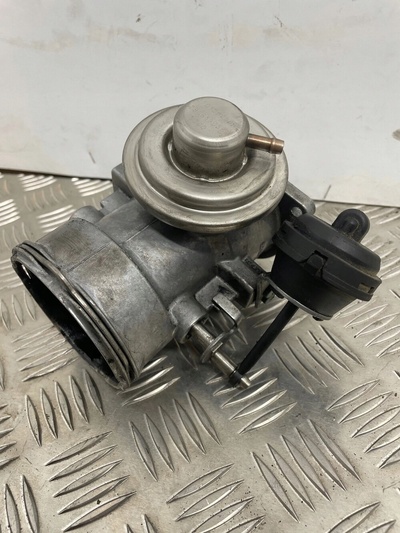 070128070E Volkswagen транспортер - caravelle t5 2005 регуляторы системы рециркуляции ог