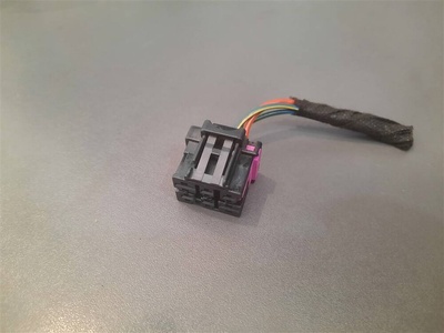 4F0937731 разъем VW Touareg 2010-2014 2014