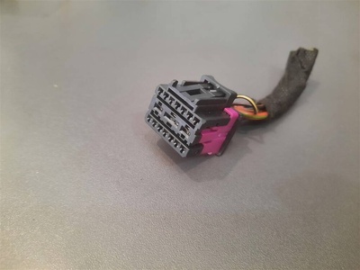 4f0972483 разъем VW Touareg 2010-2014 2014
