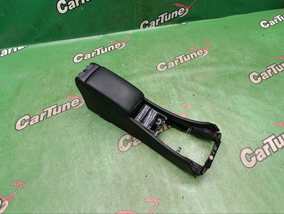 A2036806550 Подлокотник Mercedes-Benz C W203 2001