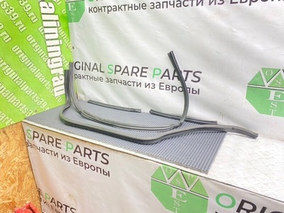 A1246285298 Уплотнители капота Mercedes-Benz E-Class S124 1995 , 1246285298, ,