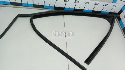2K0837431B Уплотнитель стекла двери VAG Caddy IV (2016 - 2020)