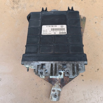 028906021B Блок управления двигателя volkswagen passat b4 0281001172 / 173 all / 5