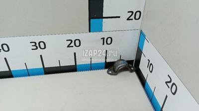 4D0411336D Кронштейн крепления переднего стабилизатора VAG Macan 2013