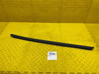 828207101R Уплотнитель опускного стекла Renault Duster HJD