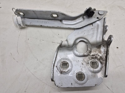 7P6823302 петля капота Volkswagen Touareg 2 NF
