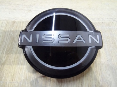 628906RA0A 62890 - 6ra0a nissan rogue эмблема значек решетка бампер передняя