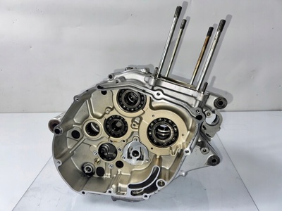 J430128001 Suzuki gn 250 gz kartery blok двигателя