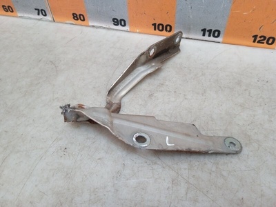 04696133 Петля капота Dodge Stratus JA 2000