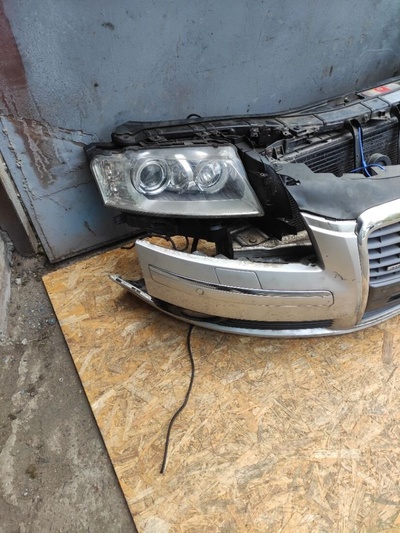 4E0941004BR Фара правая Audi A8 D3 (S8) 2007 ,4F0941329D
