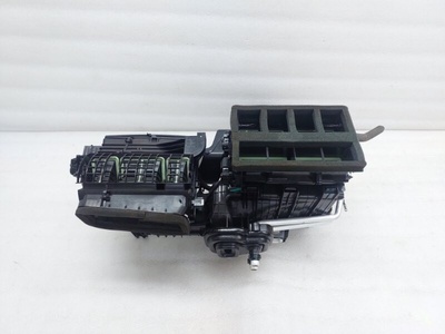 X0381010012 Корпус отопителя LiXiang L7 1 2023
