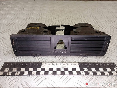 1U0820951 Дефлектор обдува салона Skoda Octavia (A4) 2004
