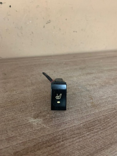 MR479QA Кнопка обогрева сидений Geely MK Renault