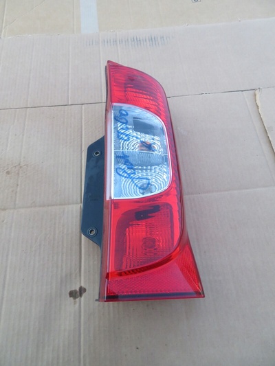 01358249080E13204F Fiat fiorino bipper немо qubo правый задняя фара оригинал