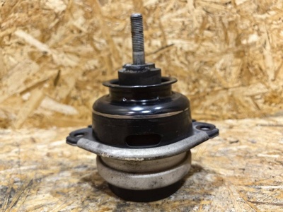 7L8199131A подушка крепления двигателя передняя Audi Q7 4L 2010
