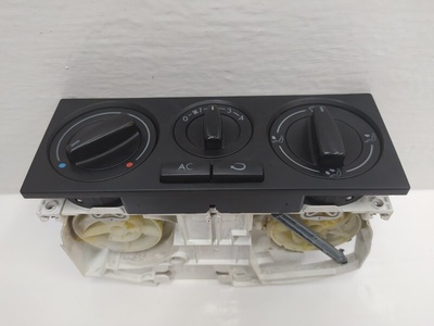 1J0820045F Блок управления печки/климат-контроля Volkswagen Golf-4 2000