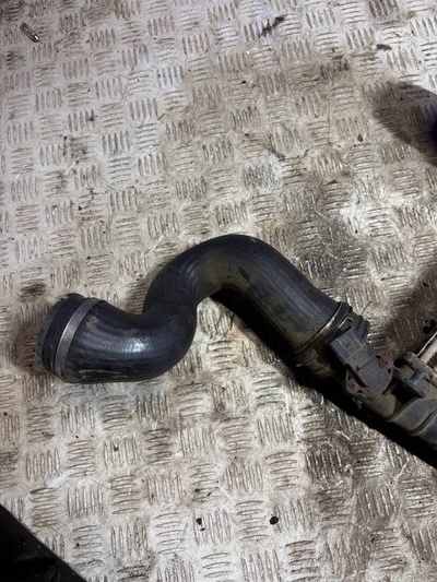 3B0145834D Патрубок интеркулера Volkswagen Passat B5 2001