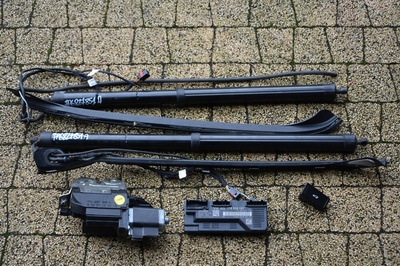 7P6959107 ZESTAW ELEKTRYCZNEJ KLAPY VW TOUAREG 7P