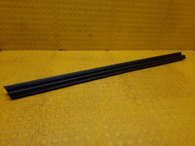 803311098R Уплотнитель опускного стекла Renault Arkana JC 2019