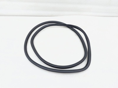 7P0867365C Уплотнитель проема двери Volkswagen Touareg NF 2014 , 7P0867365F