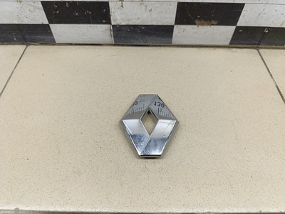 908894785R Эмблема на крышку багажника RENAULT Logan 2005-2014
