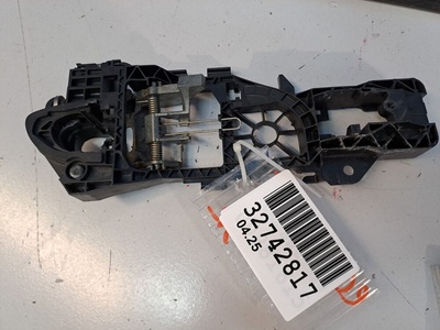 3C8839886 Кронштейн ручки двери правой Volkswagen Passat CC 2008-2017
