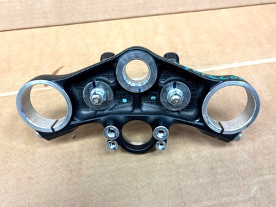 YAMMT09POLGOR Верхняя полка yamaha mt 09 2023r