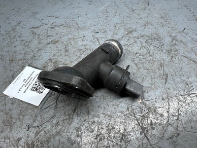 03G121121D Фланец (тройник) системы охлаждения Audi A3 8P 2007