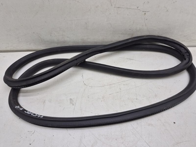A1776920300 Уплотнитель двери Mercedes A200 W177