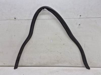 7P6823723 Уплотнитель капота Volkswagen Touareg 2 NF