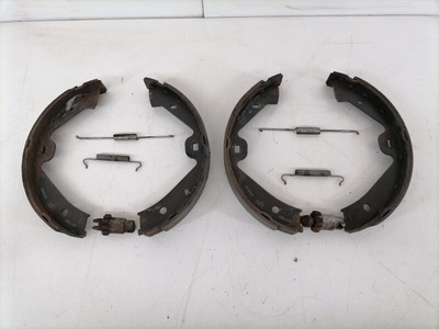 7P0698525 Колодки стояночного тормоза Volkswagen Touareg 2 NF