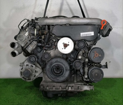 057130764AD Топливная рампа Audi Q7 (4LB) рестайлинг 2009 - 2015 2011 ,