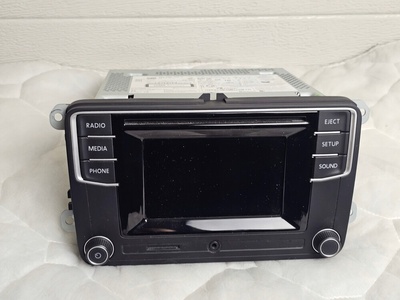 1K8035150H RADIO CD AUX SD WYSWIETLACZ EKRAN VW CADDY