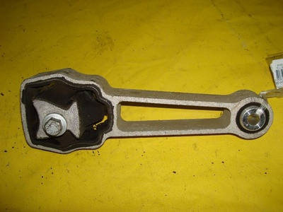 6G926P082GC Подушка двигателя 6G92-6P082-GC на Land Rover Disc Land 6G92-6P082-GC 6G92-6P082-GC