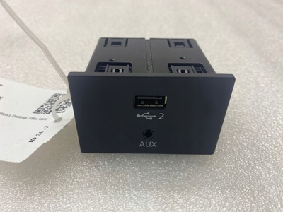 8V0035708 audi q2 - 2019 разъем / разъем usb