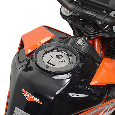 GIVI BF33 Mocowanie TANKLOCK Do KTM Duke 125 - 390 2017 - 2023