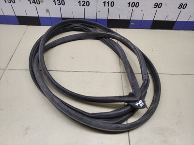6786112A20 Уплотнитель двери TOYOTA Corolla E15 2006-2013