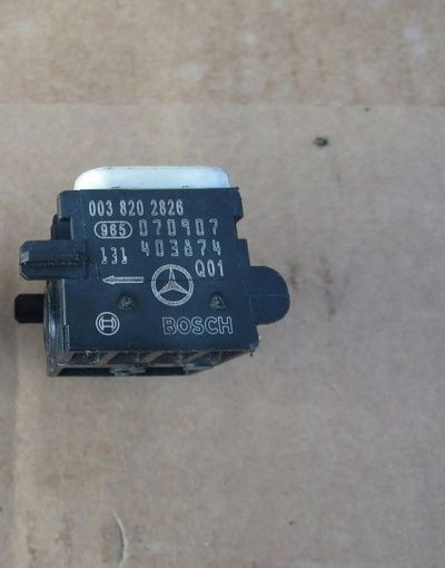A0105427717 MERCEDES ML W164 CZUJNIK POZIOMOWANIA LAMP