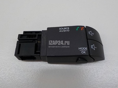255522448R Переключатель подрулевой управления магнитолой Renault Duster 2012