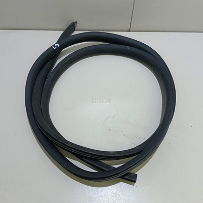 769243639R Уплотнитель двери Renault Logan II 2014